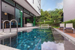 Modern 3BR Villa with Large Pool, Gym and Sauna